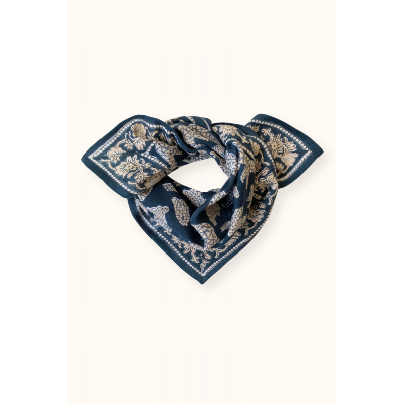 petit foulard manika ours orage de la marque Apaches Collections